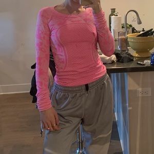 LULULEMON LONG SLEEVE SIZE 4